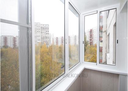 Холодное остекление балкона профилем Provedal с отделкой стен и потолка ламинированными панелями в Балашихе