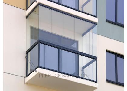 Безрамное остекление балкона с внешней отделкой в Балашихе