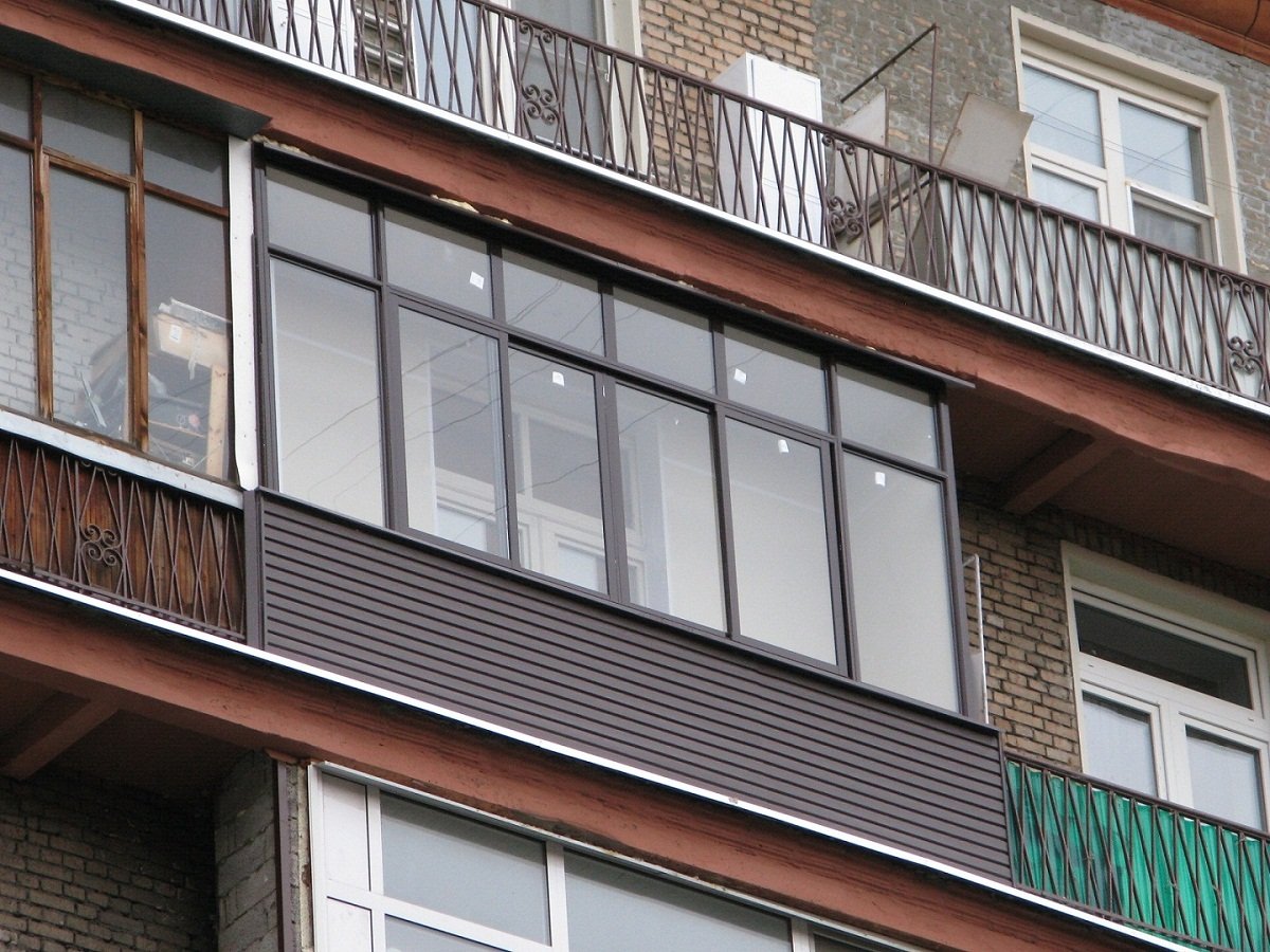 Холодное остекление балкона профилем Provedal и покраска профиля в цвет по каталогу в Балашихе