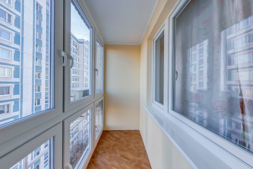 Панорамное остекление балкона с отделкой гипсокартона в Балашихе