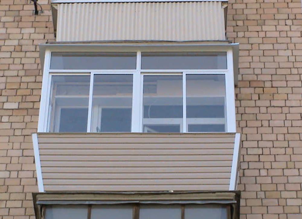 Холодное остекление алюминиевыми окнами с выносом и нащельниками в Балашихе